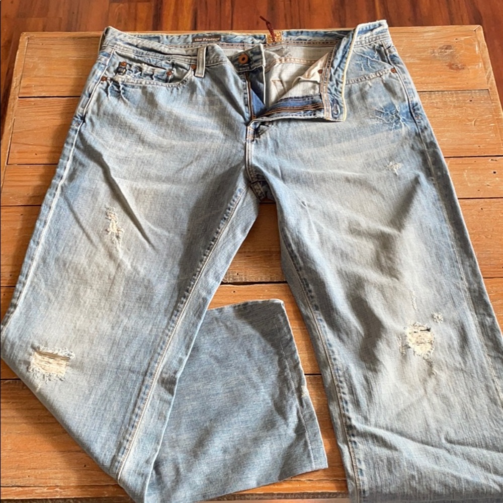 AG Men’s distressed jeans (Like New)